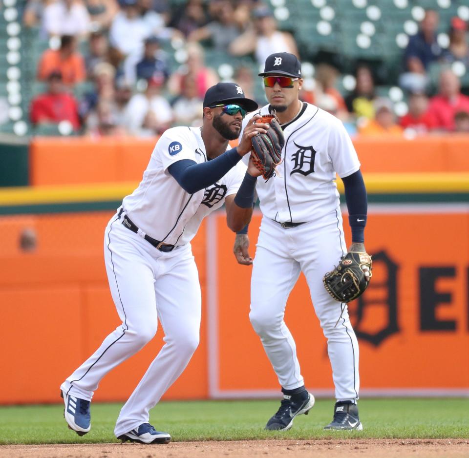 Detroit Tigers third baseman Willi Castro (9) catches a fly ball hit by Cleveland Guardians DH Jose Ramirez (11) during first inning action Thursday, August 11, 2022 at Comerica Park.