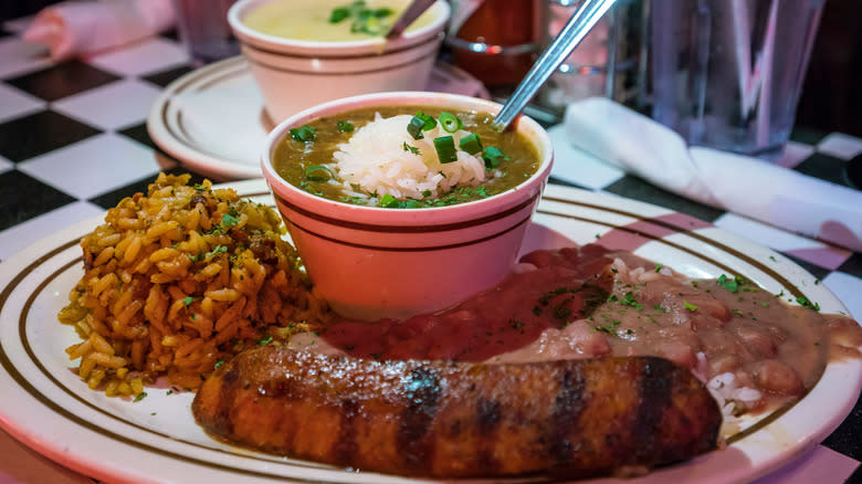 traditional louisiana foods like jambalaya and gumbo