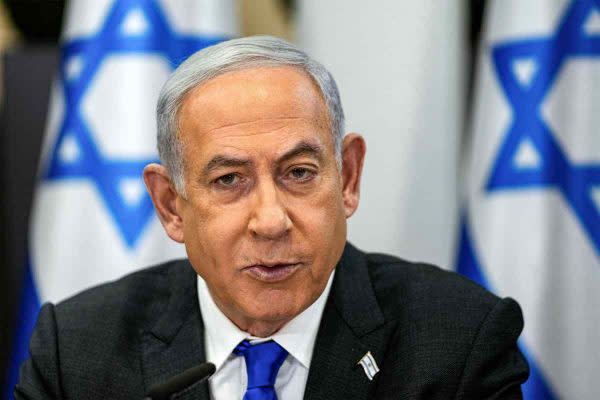 Benjamin Netanyahu, visitó este lunes Gaza y prometió intensificar aún más la ofensiva contra el movimiento islamista Hamás