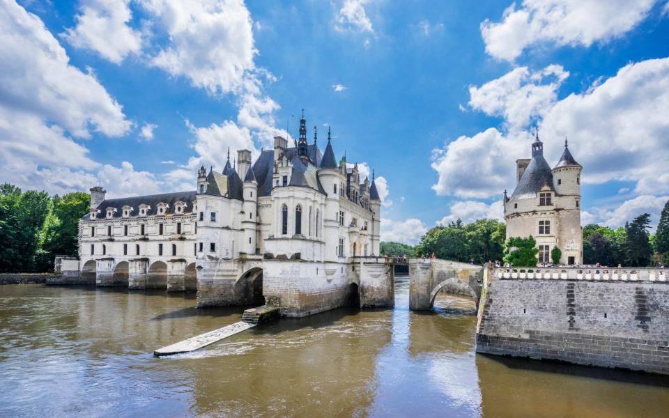 France has an abundance of lovely châteaux like Chenonceau in the Loire - Manfred Gottschalk