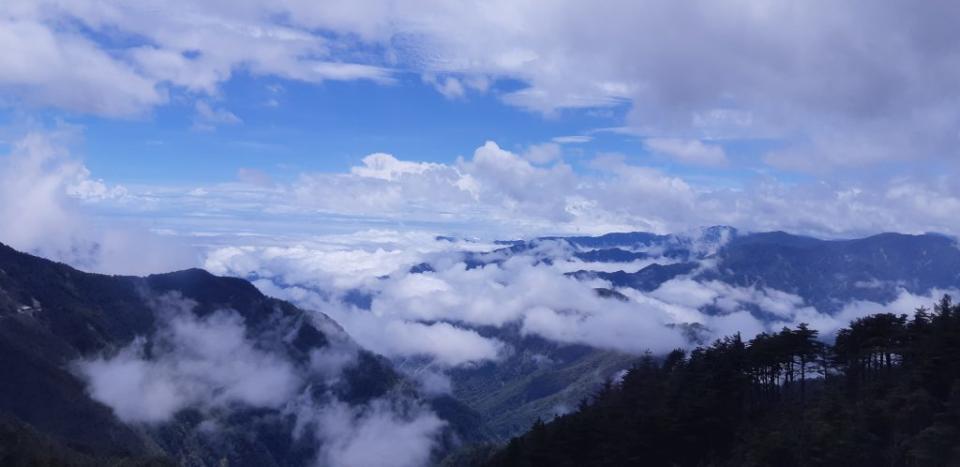 南橫大關山雲海勝景。（中華旅行社提供）