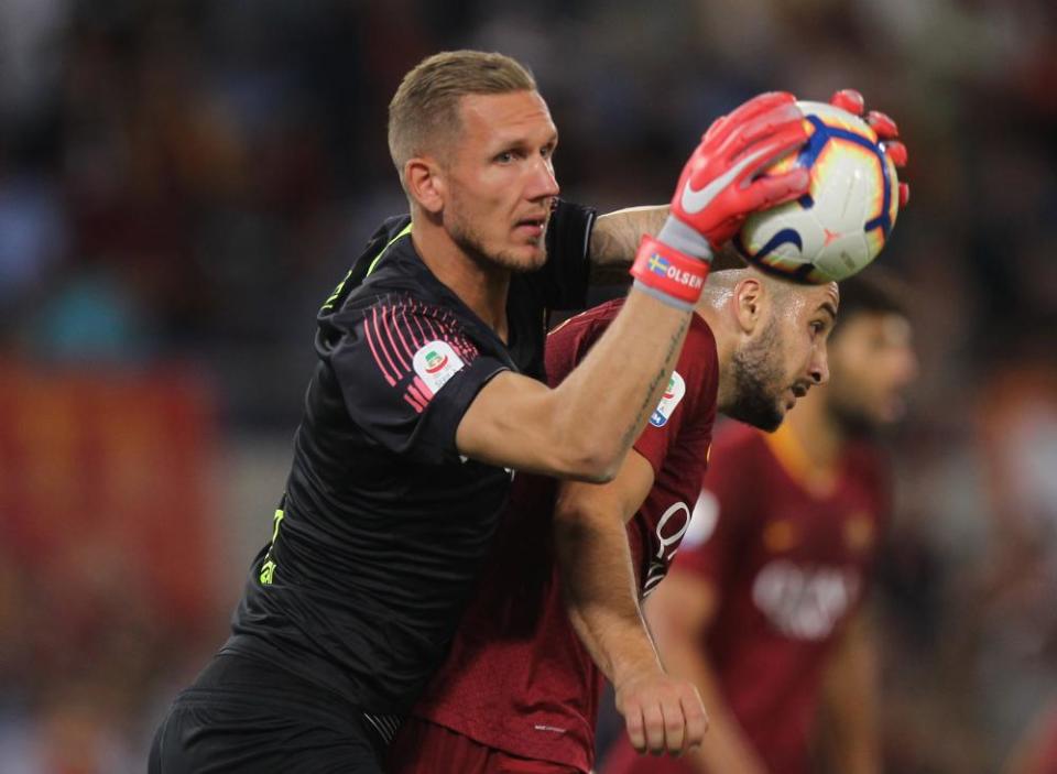 AS Roma goalkeeper Robin Olsen in action against Atalanta at Stadio Olimpico.