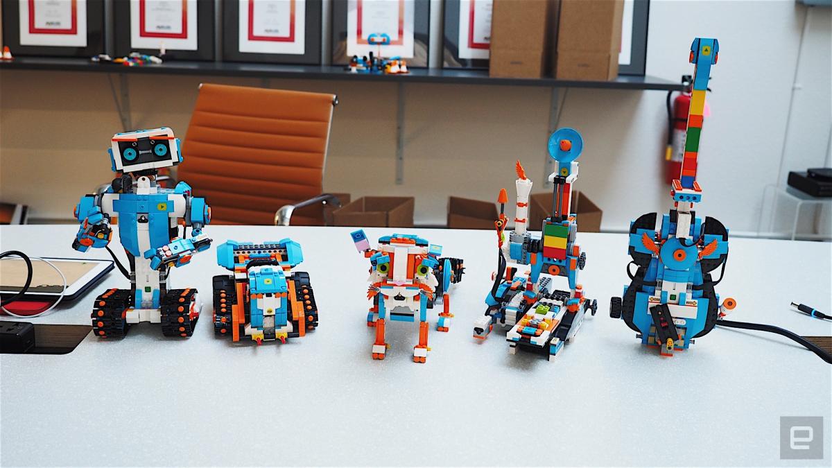 sagsøger vokse op med hensyn til Lego Boost teaches kids how to bring blocks to life with code | Engadget