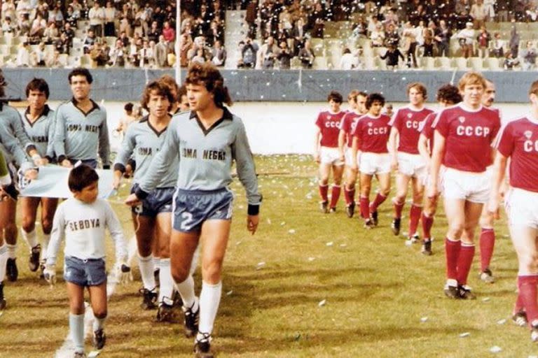 En 1982, Loma Negra derrotó a la selección de la URSS, que realizaba una gira por el país preparatoria para la Copa del Mundo de España