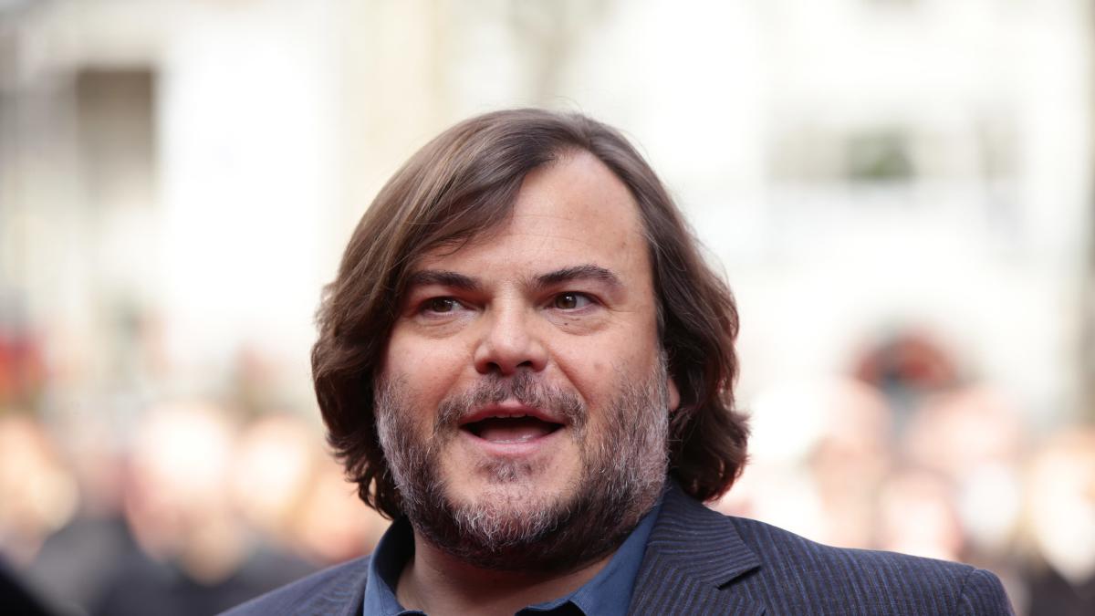 Minecraft movie: Actor Jack Black will play Steve - BBC Newsround