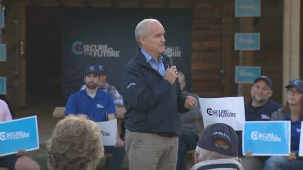 Conservative Leader Erin O'Toole met with supporters in Saskatoon on Aug. 20. Political experts say his party may not be able to win all of Saskatchewan's seats this election, unlike in 2019. (CBC - image credit)