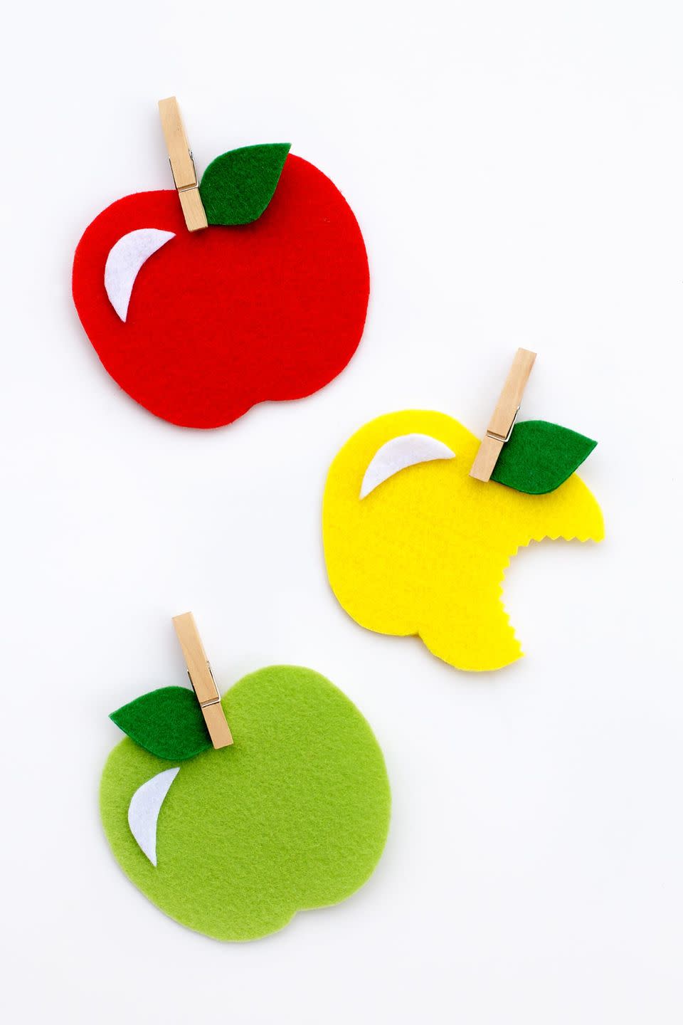 32) Sweet and Simple Felt Apple Craft