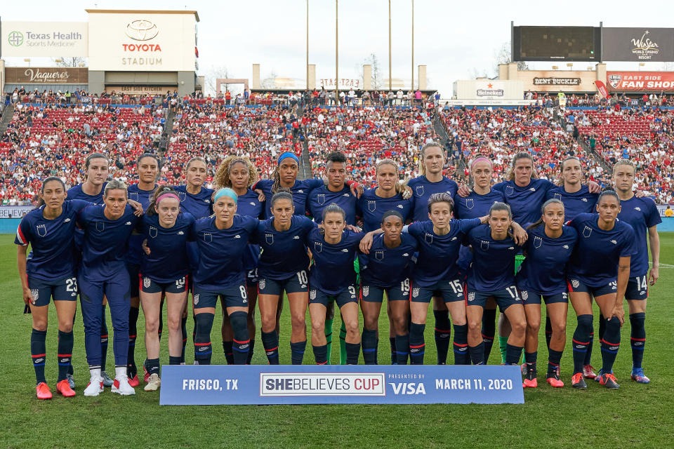 FRISCO, TX - MARCH 11: United States starting XI and all other players pose for a team photo with their jersey's worn inside out during the SheBelieves Cup match between United States and Japan on March 11, 2020, at Toyota Stadium in Frisco, TX. (Photo by Robin Alam/Icon Sportswire via Getty Images)