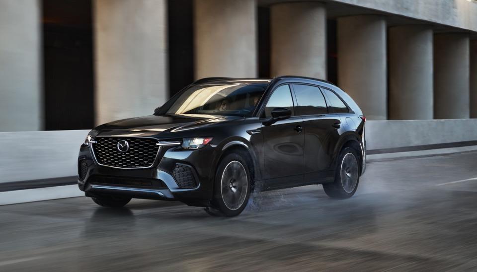 <span class="caption">Like black? "Jet Black Mica" is the only color paint that doesn’t cost extra on the CX-70. </span><span class="photo-credit">Mazda North America - Hearst Owned</span>