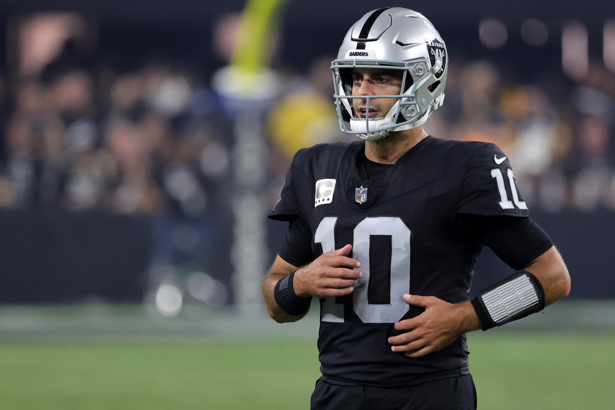 Garoppolo won't play against Chargers, leaving Raiders starting QB