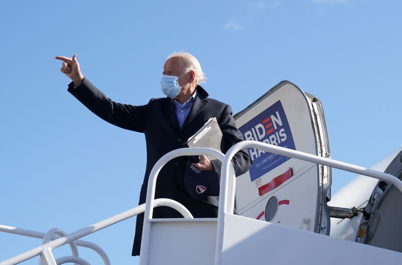 El candidato demócrata Joe Biden antes de un viaje para realizar campaña en Wilmington, Delaware, EEUU