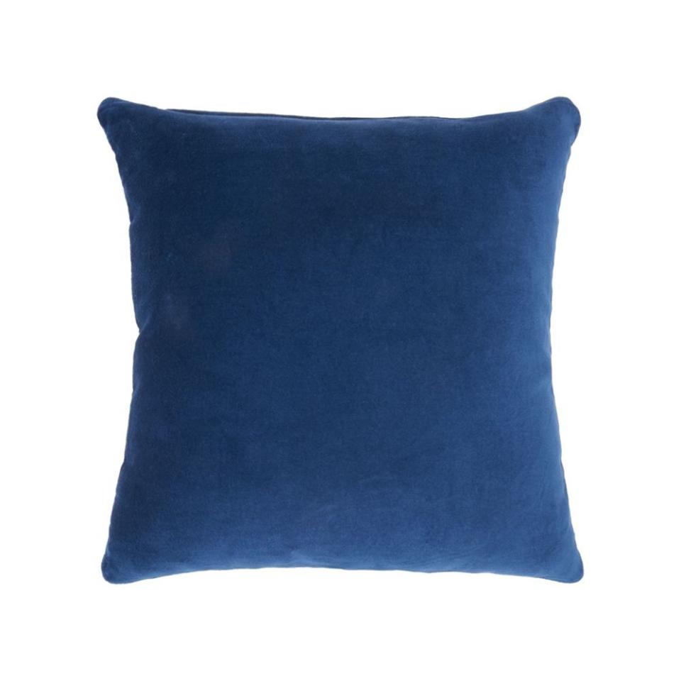 <p><a href="https://go.redirectingat.com?id=74968X1596630&url=https%3A%2F%2Fwww.raymourflanigan.com%2Fhome-decor%2Fthrow-pillows%2Fnourison-solid-velvet-throw-pillow-135190030&sref=https%3A%2F%2Fwww.elle.com%2Ffashion%2Fshopping%2Fg45126594%2Fbest-throw-pillows%2F" rel="nofollow noopener" target="_blank" data-ylk="slk:Shop Now;elm:context_link;itc:0;sec:content-canvas" class="link ">Shop Now</a></p><p>Solid Velvet Throw Pillow</p><p>raymourflanigan.com</p><p>$49.95</p>