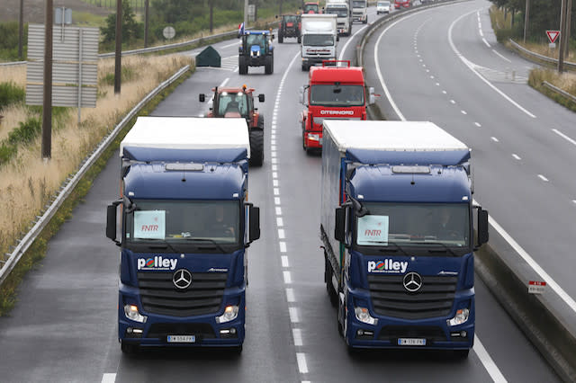 Lorry drivers join the blockade from a motorway junction along the A16 near Calais, France, as part of a campaign for the Jungle migrant camp to be demolished. PRESS ASSOCIATION Photo. Picture date: Monday September 5, 2016. British cross-Channel travellers faced disruption as French shopkeepers, police, unionists and farmers joined hauliers in blocking the motorway around the port. See PA story POLITICS Calais. Photo credit should read: Chris Radburn/PA Wire