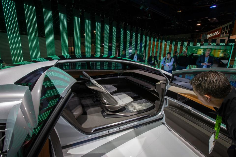 El prototipo de Audi llamado Aicon fue uno de los promeros modelos en utilizar materiales en sus asientos 100% renovables. Foto: DAVID MCNEW/AFP/Getty Images.