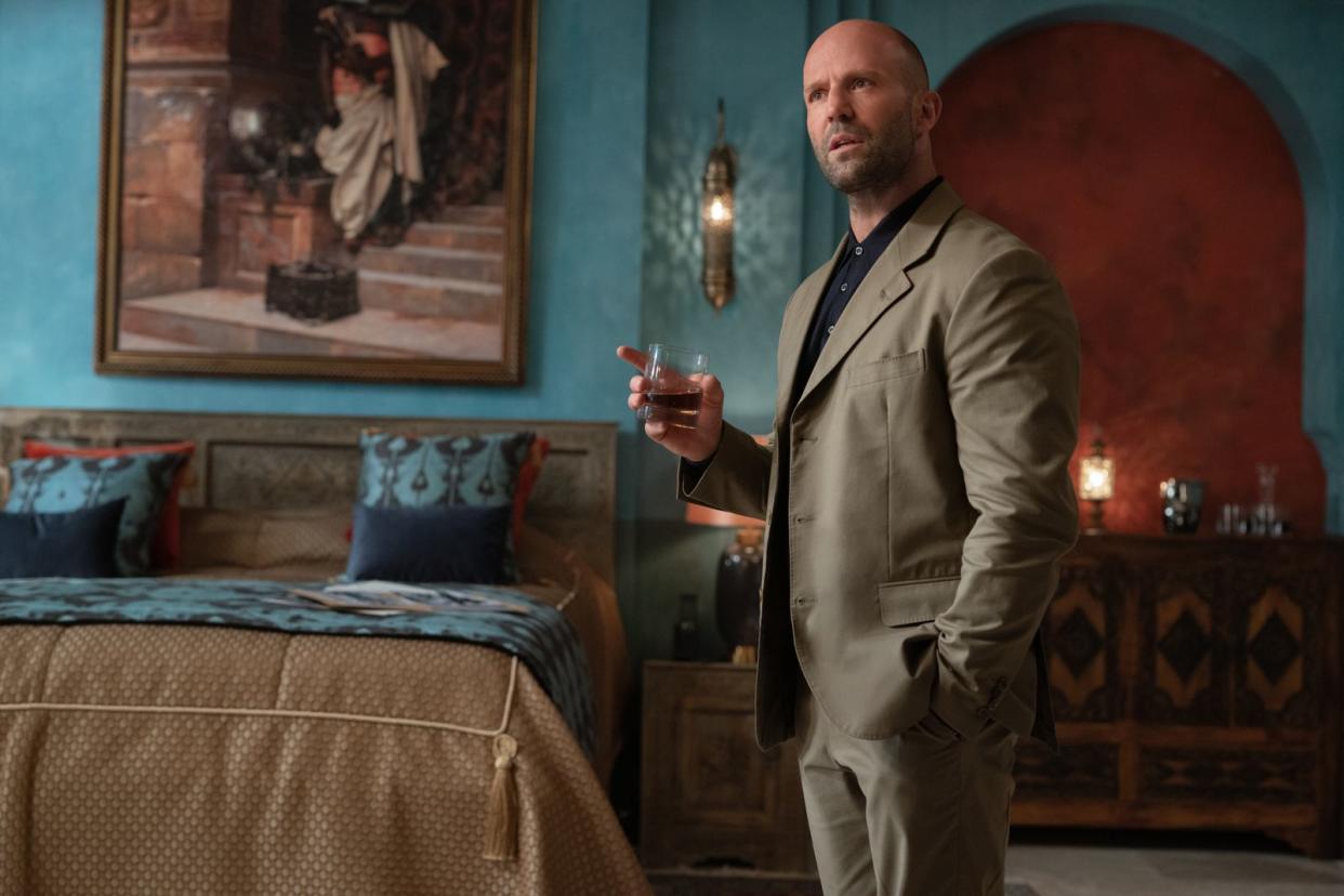 Fortune, Orson Fortune: Jason Statham spielt in der Actionkomödie "Operation Fortune" einen Agenten, der es zumindest im Nahmampf locker mit James Bond aufnehmen könnte.  (Bild: Leonine/Miramax Film NY, LLC/Daniel Smith; )