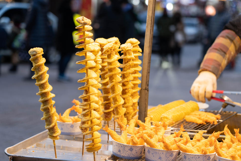 Knusprig, würzig und extravagant verdreht: Tornado-Kartoffeln sind lecker - und man kann sie ganz einfach selbst machen (Bild: Getty)