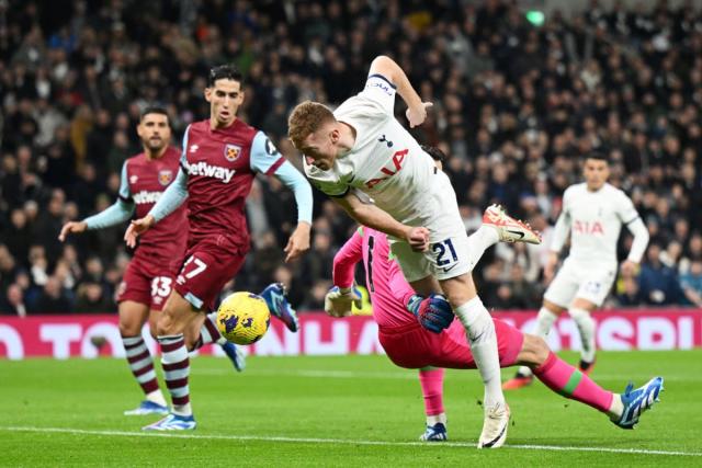 Tottenham Hotspur's Bryan Gil during the Premier League match between  News Photo - Getty Images