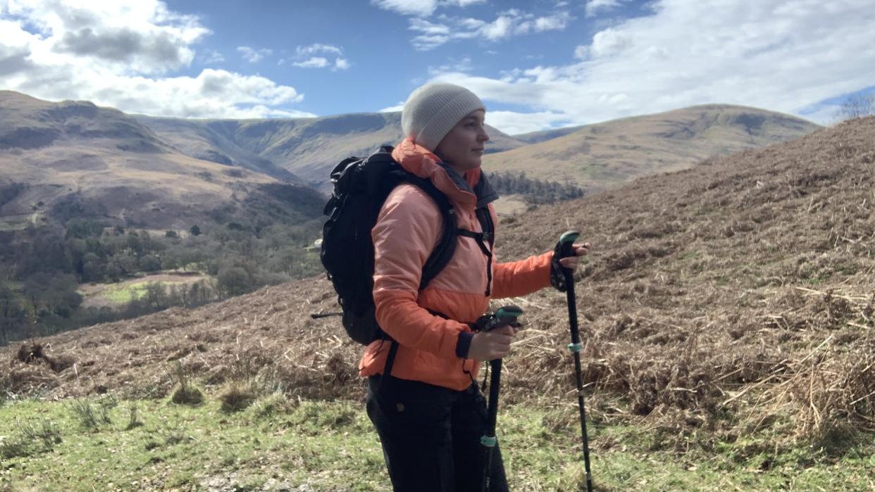  Julia Clarke hiking. 