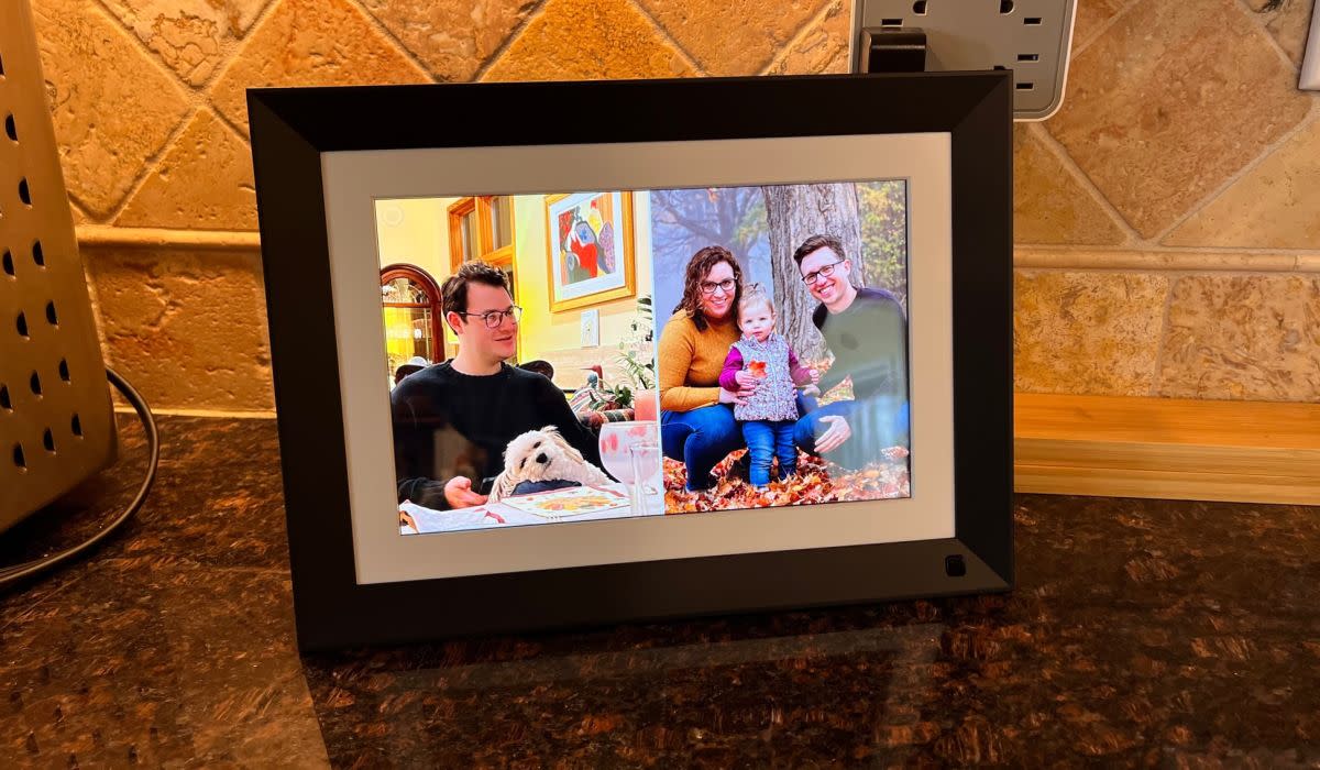The Benibela picture frame shown displaying two photos side by side instead of just one.