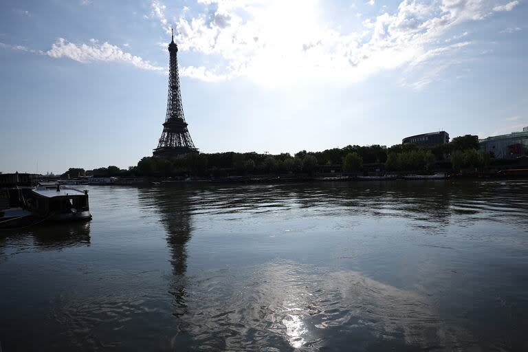Pese a los millones de euros invertidos por la comuna de París, la contaminación del Sena obligó a los organizadores a posponer el triatlón masculino, que se correría este miércoles
