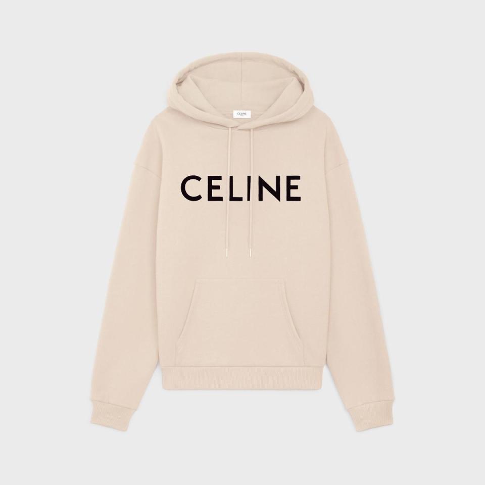 CELINE HOMME石杏色棉質CELINE印花寬鬆連帽衫。NT$36,000（CELINE提供）