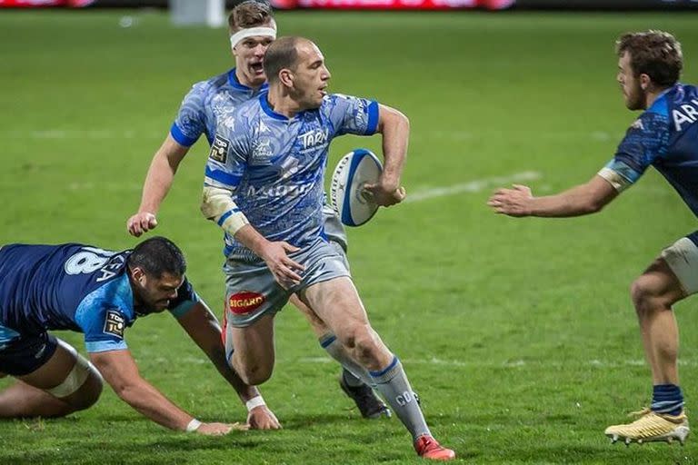 Benjamín Urdapilleta y un "rever pass" en el Top 14; el ex apertura de CUBA es figura de Castres y a, los 35 años, del torneo francés.