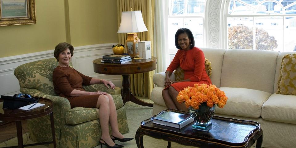 michelle obama laura bush meeting at white house 2008