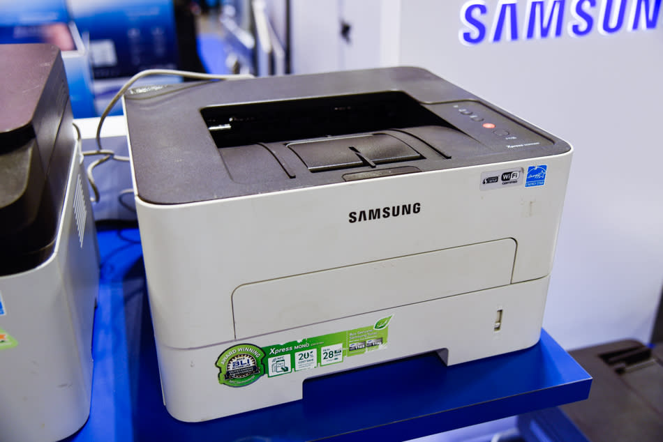 The Samsung Xpress M2835DW mono laser printer comes with NFC and Wi-Fi, as well as auto-duplex. Grab it for S$138 (U.P. S$198) at Comex.
