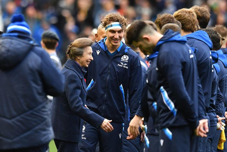 <p>The Princess Royal was all smiles as she met the Scottish rugby team at a match in Edinburgh.</p>