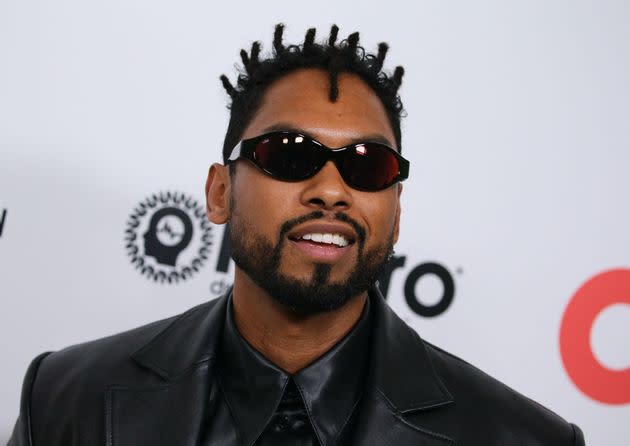 Singer Miguel is facing mixed reactions over a recent onstage stunt. 