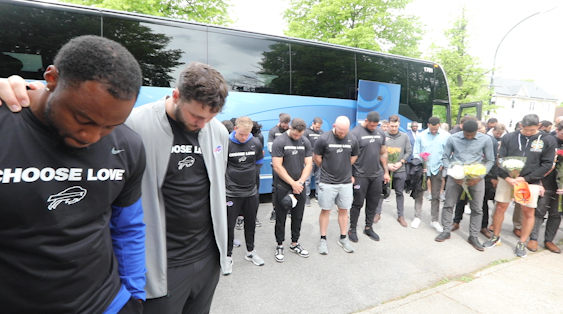 The Buffalo Bills gathered to pay tribute to the victims of the Buffalo mass shooting