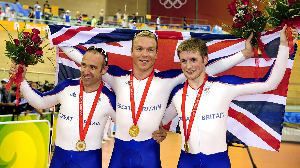 Photo of La Grande-Bretagne bat la France « indomptable » pour remporter l’or olympique au sprint