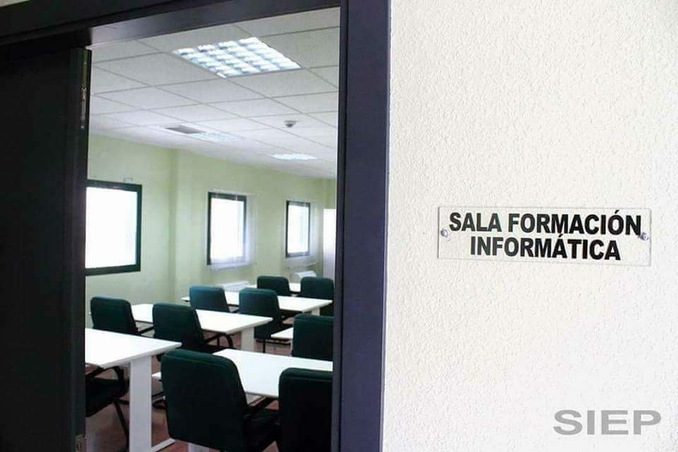 <p>La prisión también cuenta con una sala de ordenadores donde los reclusos pueden aprender informática.<br>Foto: SIEP </p>