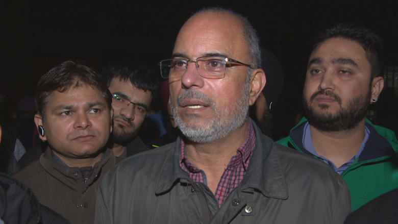 Hundreds of Winnipeg taxi drivers protest alleged mistreatment from cab owners