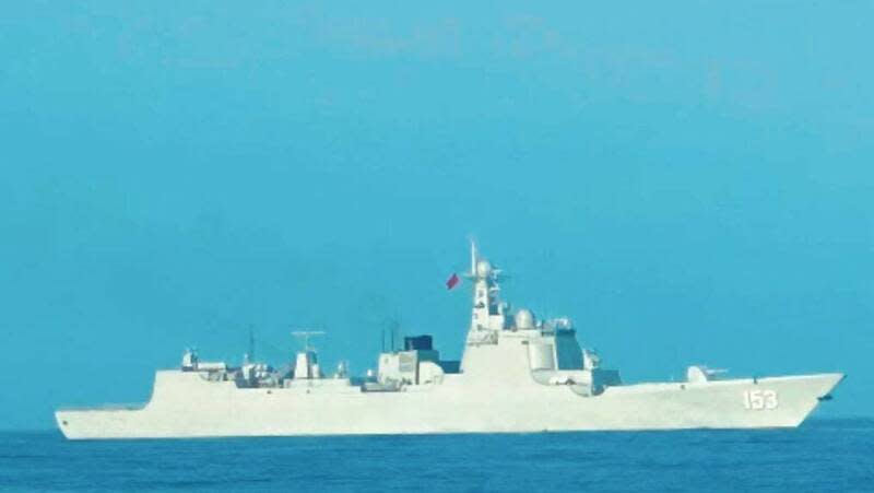 中國飛彈驅逐艦西安艦，再度在海峽中線附近被澎湖漁民直擊。   圖：漁民提供