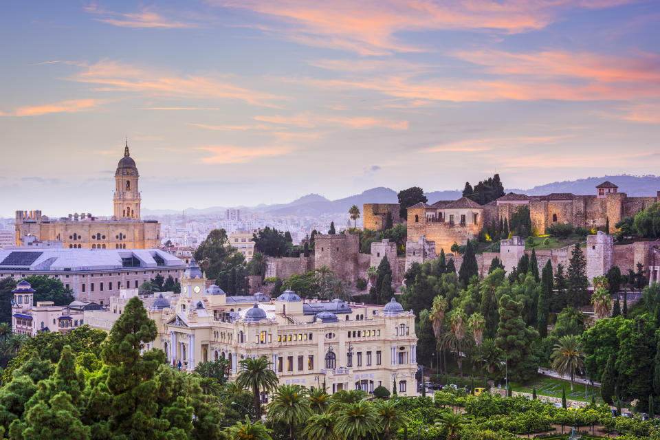 Otra ciudad española, Málaga, aparece en la sexta posición. La mayoría de los encuestados aseguran sentirse como en casa en la capital de la Costa del Sol por la facilidad para hacer amigos y la amabilidad de la población local. Valoran positivamente también su coste de vida y su situación financiera. (Foto: Getty Images).