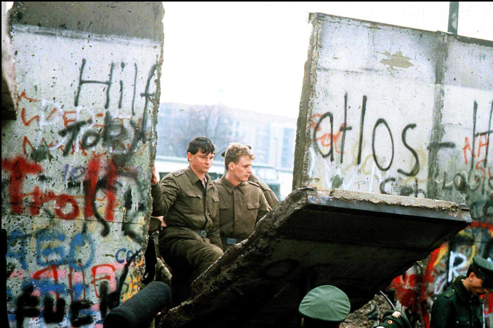 13/11/1989- West Berliners break down a section of the Berlin Wall, Germany. Picture- Corbis Images