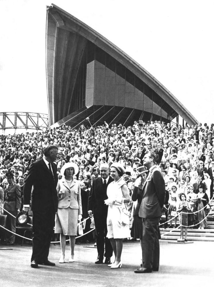 Queen Elizabeth opens Sydney Opera House in 1973