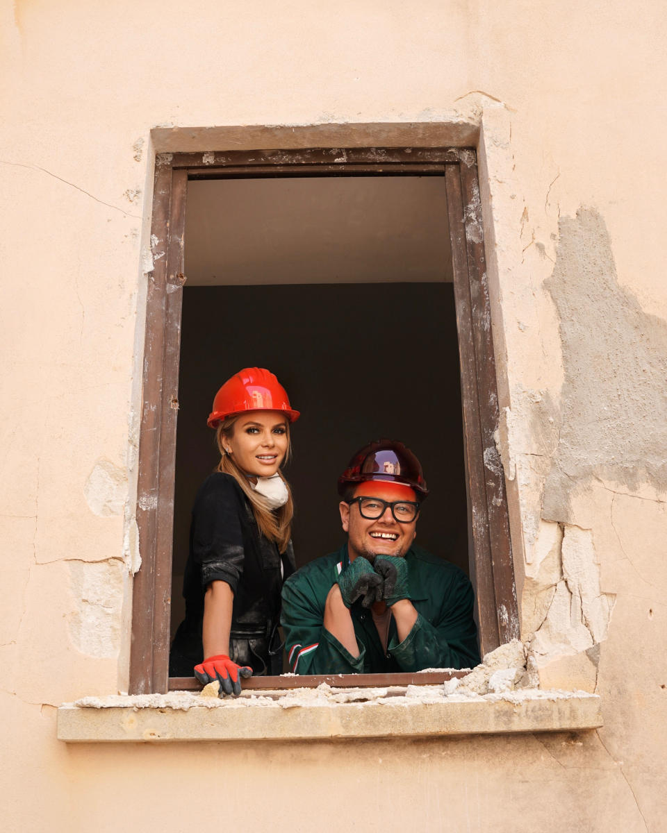 Amanda Holden and Alan Carr renovate Sicilian flat in new show