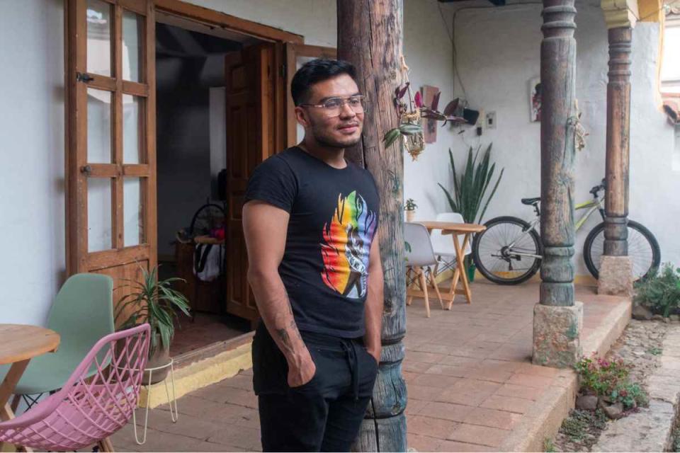 Gabriel Amores es fundador de la colectiva Diversidad-ES, que busca sensibilizar y construir espacios seguros y amorosos para la comunidad LGBTQ+.