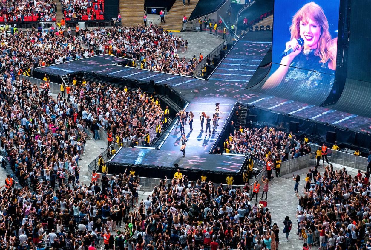 Concierto de Taylor Swift en Londres, en el Wembley Stadium, en 2018 <a href="https://www.shutterstock.com/es/image-photo/london-jun-23-taylor-swift-performs-1149778274" rel="nofollow noopener" target="_blank" data-ylk="slk:Christian Bertrand/Shutterstock;elm:context_link;itc:0;sec:content-canvas" class="link ">Christian Bertrand/Shutterstock</a>