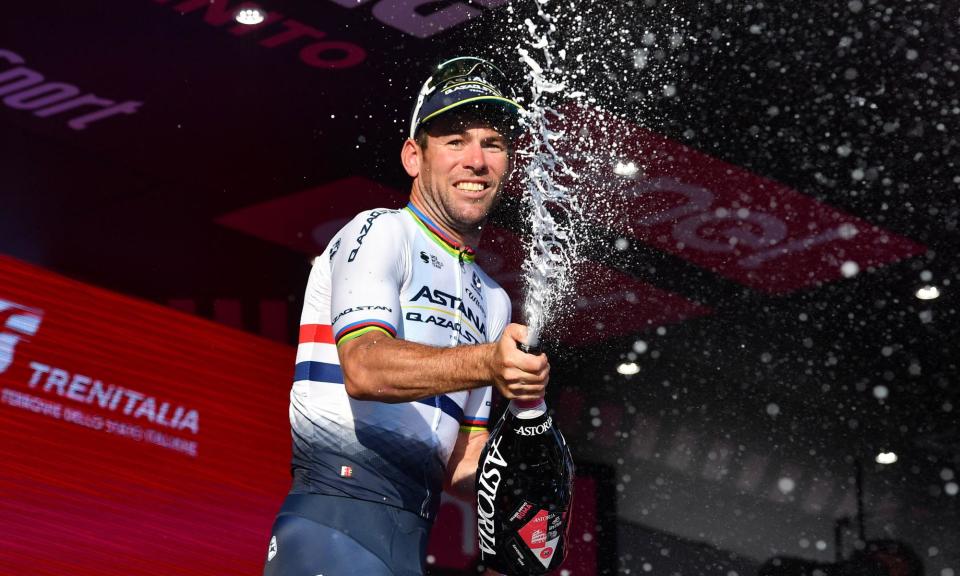 <span>Mark Cavendish celebrates a stage win in last year’s Giro d’Italia.</span><span>Photograph: Jennifer Lorenzini/Reuters</span>