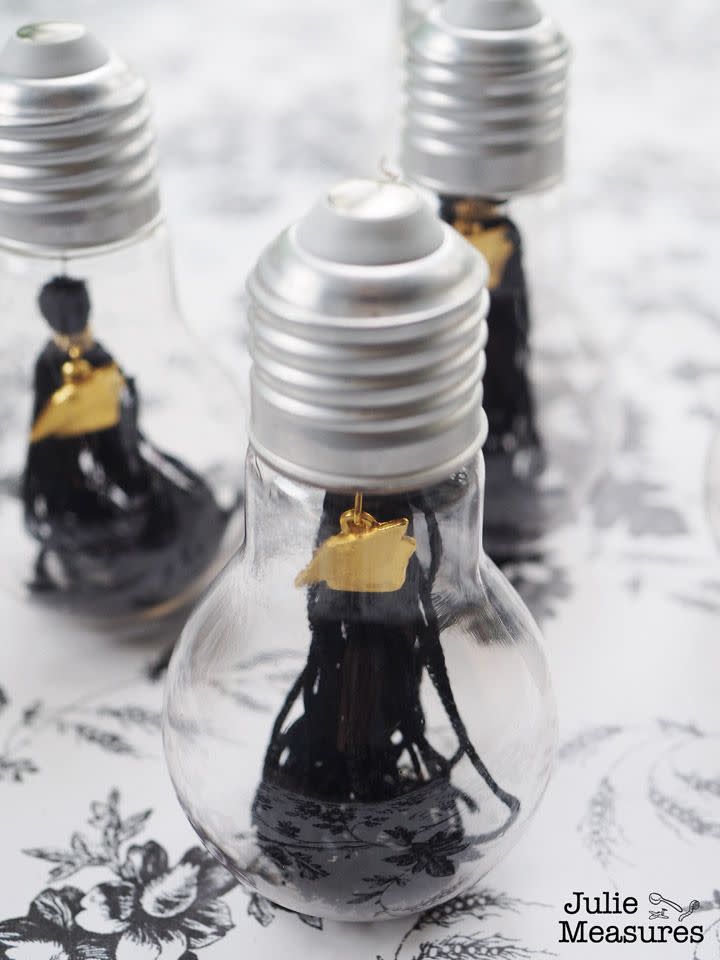 light bulb favors with graduation tassel inside