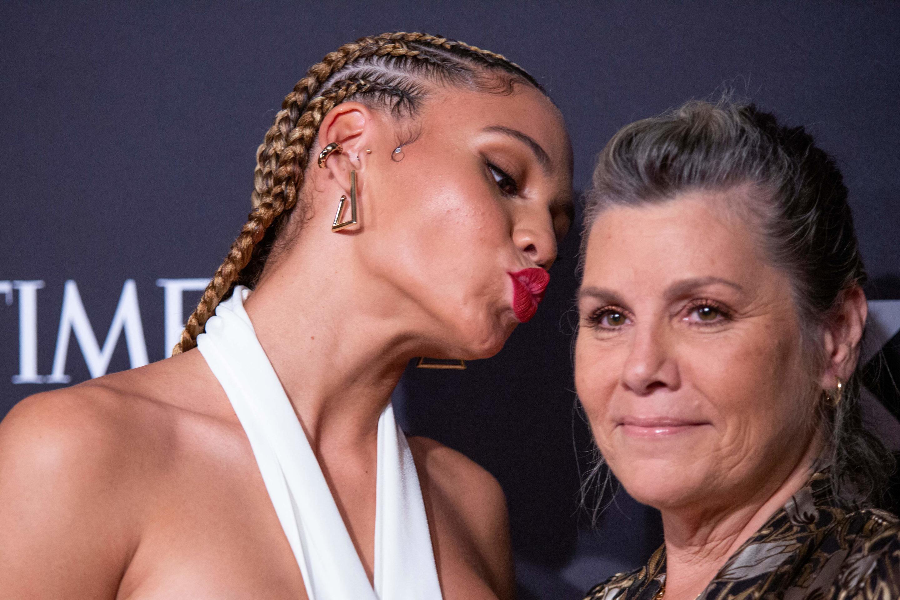US soccer player Trinity Rodman (L) and her mother Michelle Moyer (R) attend Time 100 Next gala in New York, October 25, 2022. (Photo by KENA BETANCUR / AFP) (Photo by KENA BETANCUR/AFP via Getty Images)