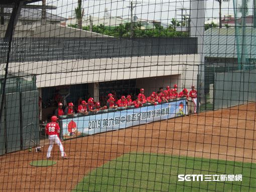 味全龍二軍隊史首戰在屏東鹽埔園區球場。（圖／記者蕭保祥攝影）