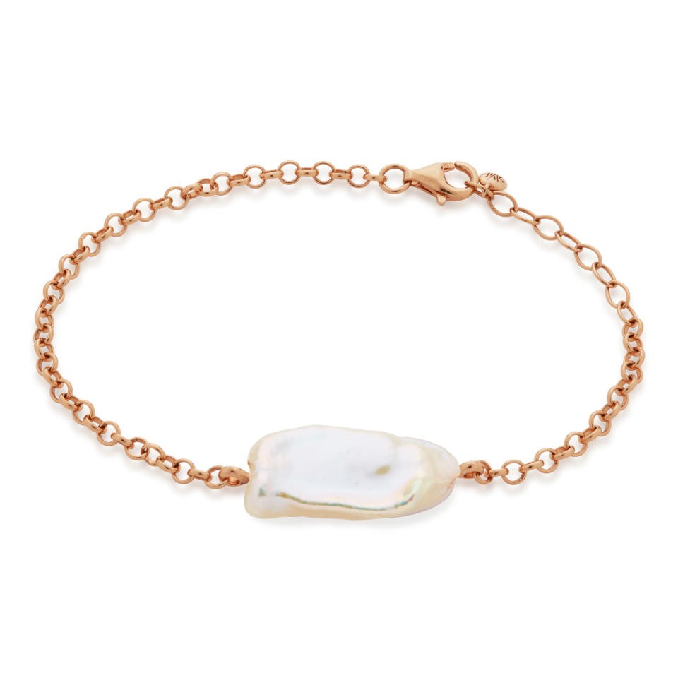 Nura Biwa Pearl Bracelet. Image via Monica Vinader.