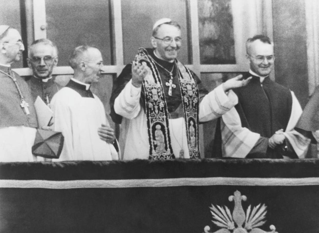 Pope John Paul I greets the crowds gathered in St. Peter's Square at the Vatican in August 1978. <a href="https://www.gettyimages.com/detail/news-photo/pope-john-paul-i-greets-the-crowds-gathered-in-st-peters-news-photo/103339545?adppopup=true" rel="nofollow noopener" target="_blank" data-ylk="slk:Keystone/Hulton Archive via Getty Images;elm:context_link;itc:0;sec:content-canvas" class="link ">Keystone/Hulton Archive via Getty Images</a>