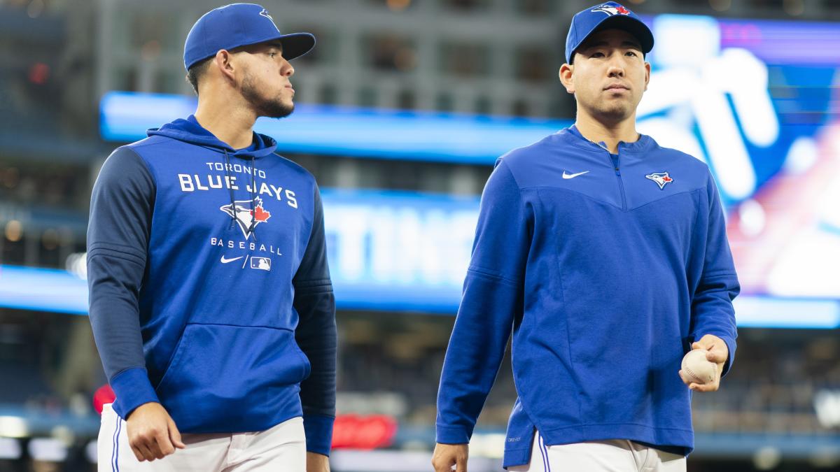 toronto blue jays black armbands