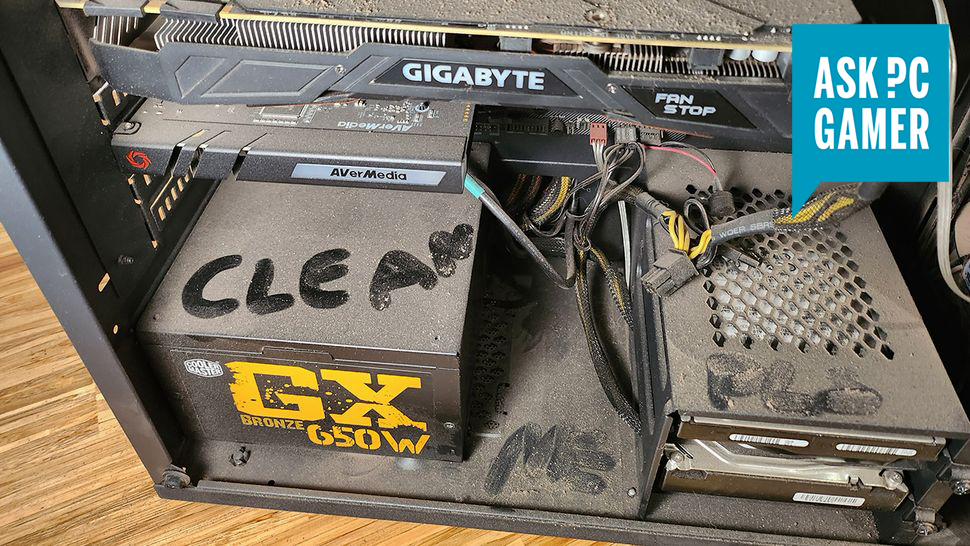  A PC full of dust. 