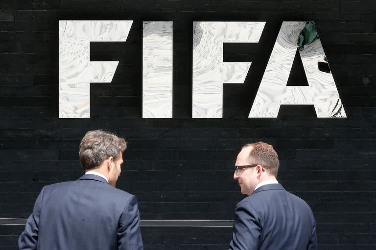 FIFA va a recibir parte de los 201 millones de dólares que la Justicia de Estados Unidos comenzó a incautarse de los dirigentes americanos corruptos.